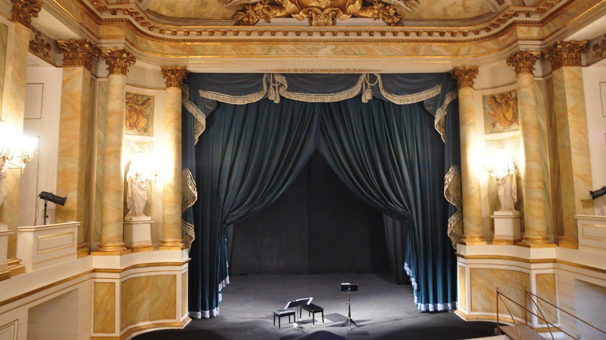 A Play a Pie & a Pint - the Corinthian